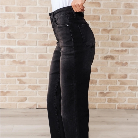 Judy Blue Wide Leg Crop Jeans Button Fly - Picture 2 of 10